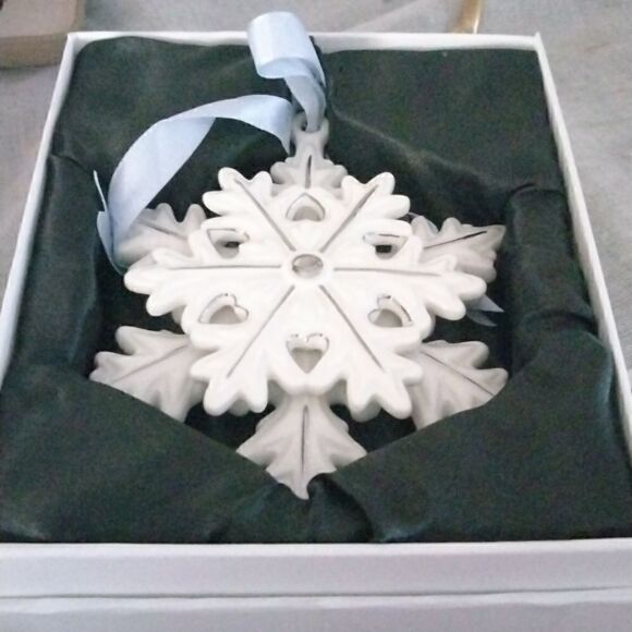 Pandora Ornament   - Picture 5 of 6